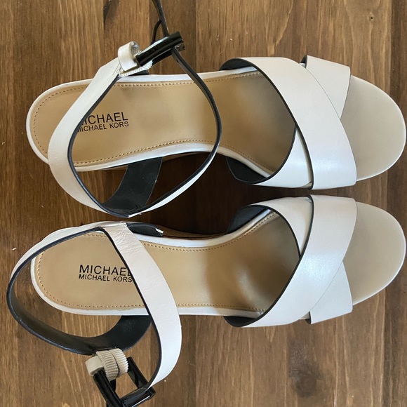 Michael Kors white leather wedges - Picture 2 of 3